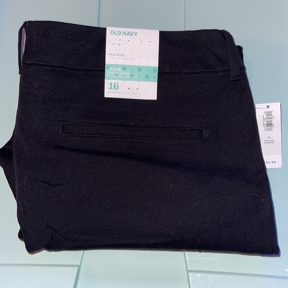 Old Navy Pixie Mid-Rise Ankle Length dress pant